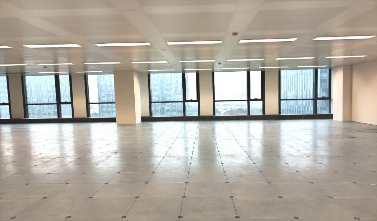 东方万国企业中心金桥地标配套好，精装交付，赠免租期