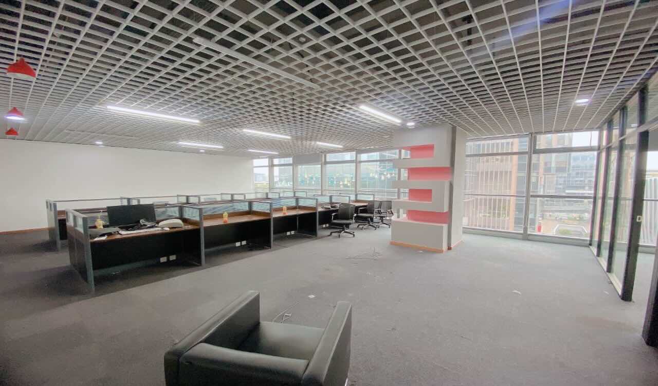 龙湖虹桥天街虹桥火车站，龙湖天街300平豪装，带家具双面采光