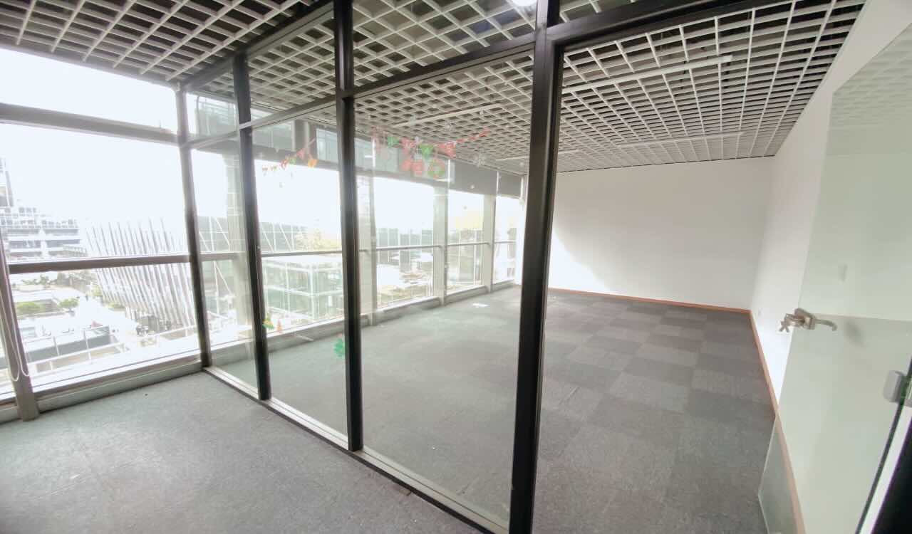 龙湖虹桥天街虹桥火车站，龙湖天街300平豪装，带家具双面采光
