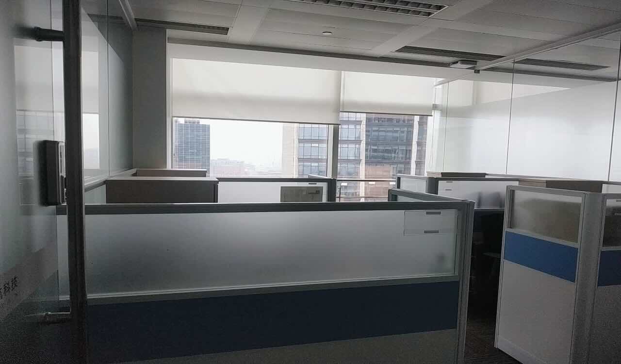 航汇大厦徐汇滨江板块，航汇大厦，精装修带家具，价格可谈。