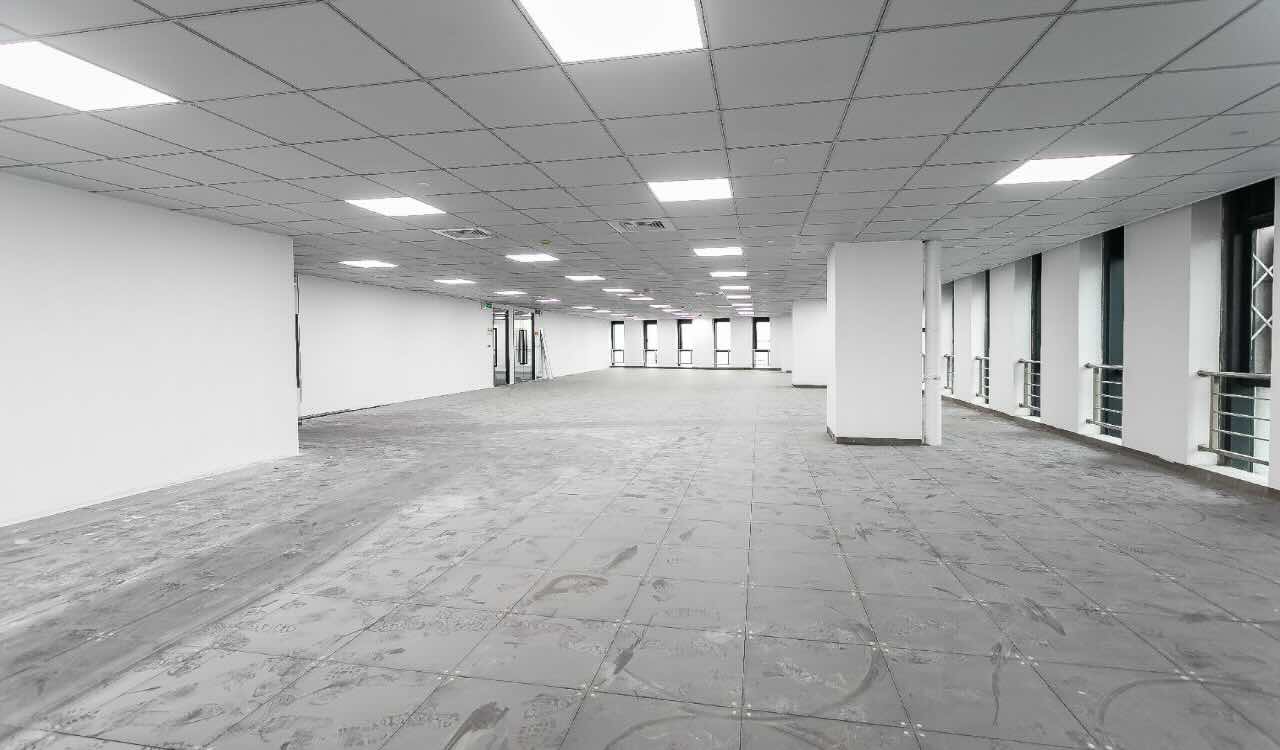 华大科技楼324平米办公室出租_5.07元/m²/天