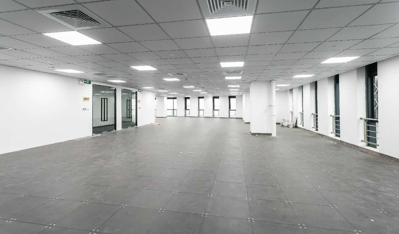 华大科技楼206平米办公室出租_5.58元/m²/天
