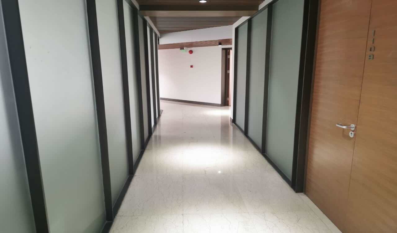 汇泉大厦汇泉大厦，整层精装修，名企入驻，独立空调