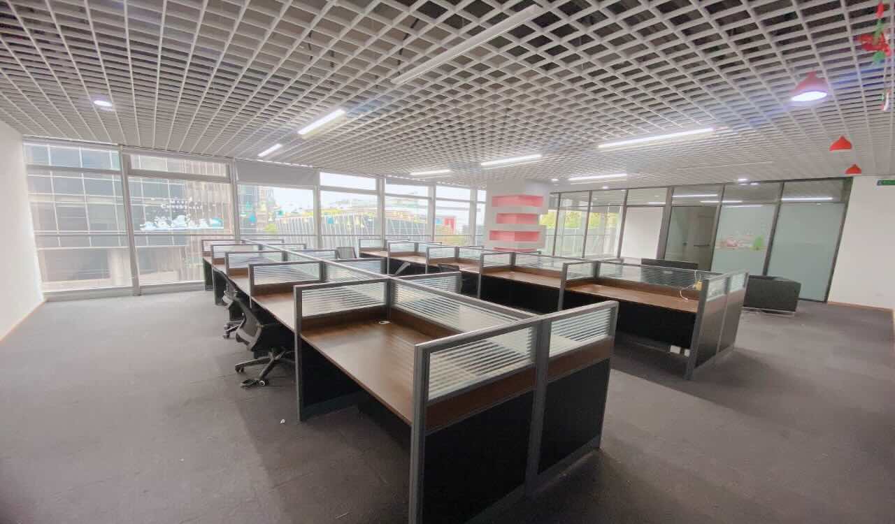 龙湖虹桥天街虹桥火车站，龙湖天街300平豪装，带家具双面采光