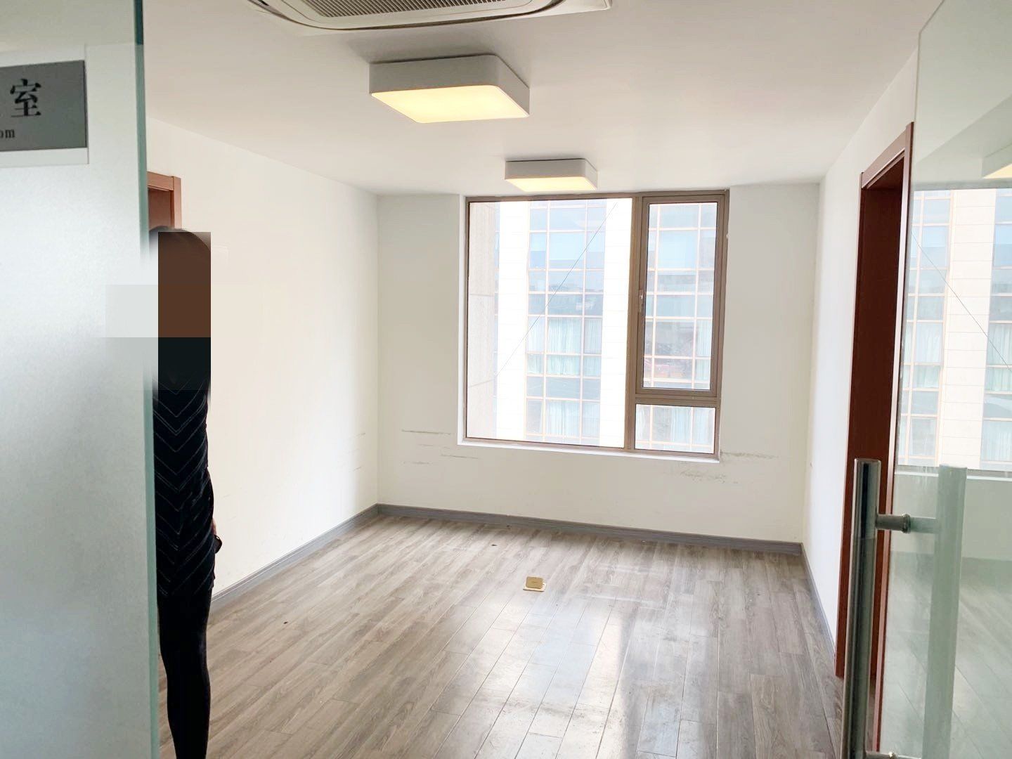 金沙商务广场祁连山南路地铁站，精装修办公室出租