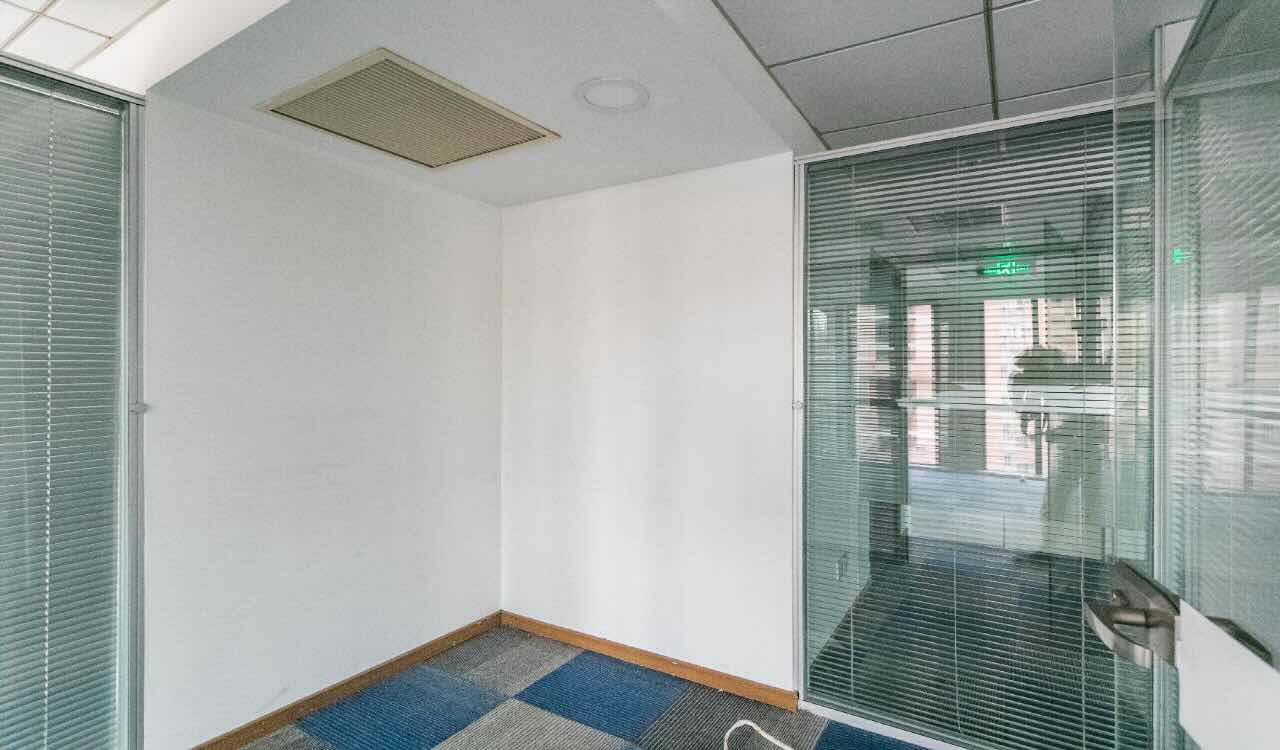东吴证券大厦成熟商圈、配套齐全、价格可谈。高性价比！
