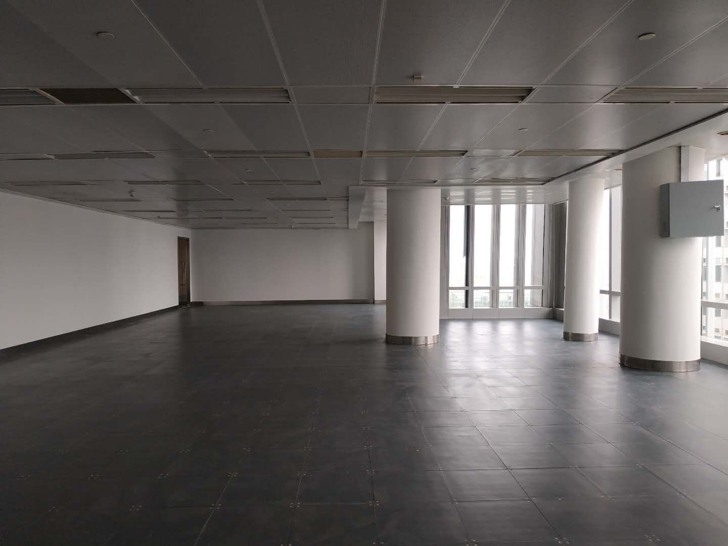 中建大厦180平米办公室出租_8.98元/m²/天