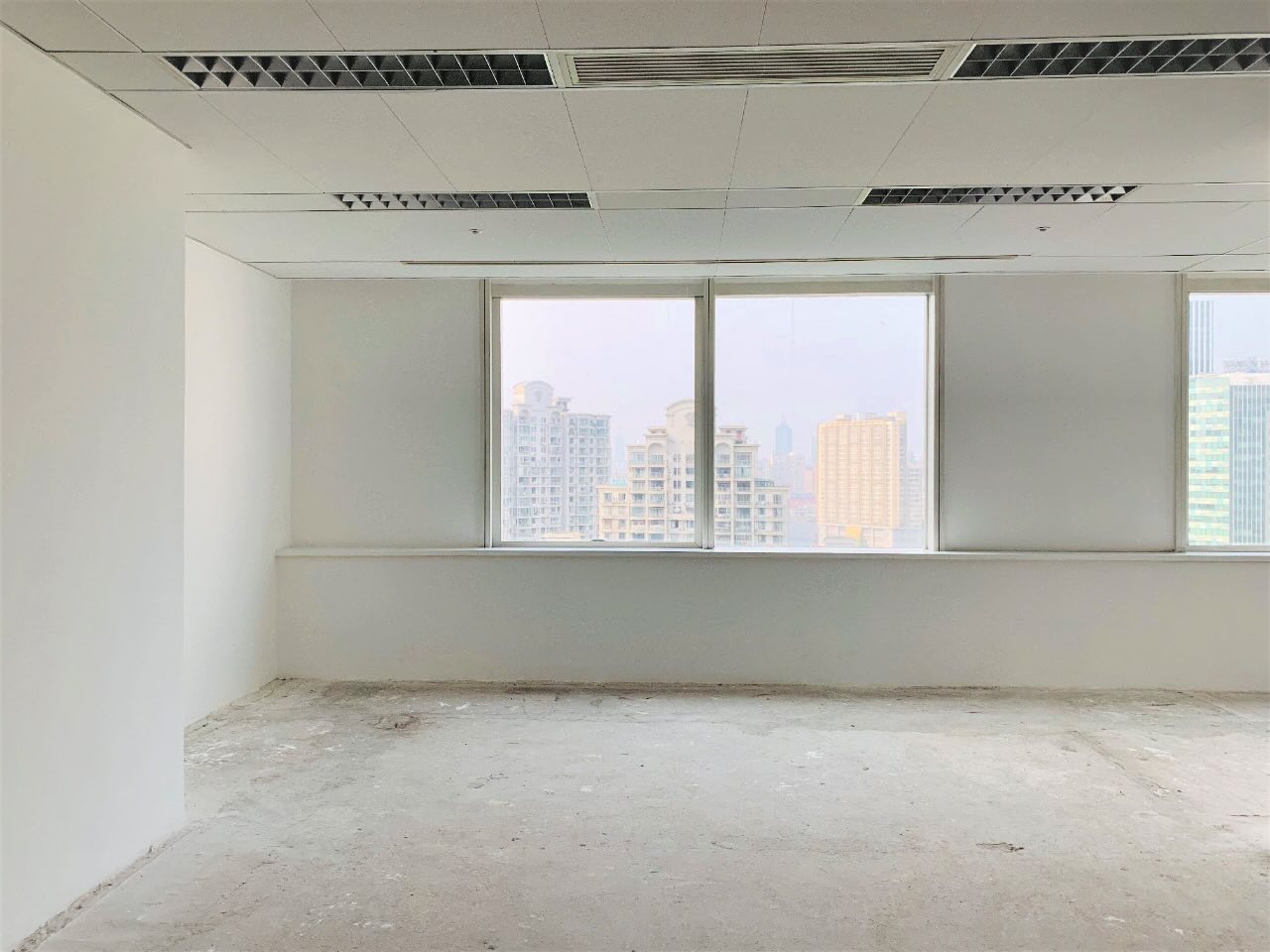 万都中心万都中心，高区视野开阔，价格可谈，2号线娄山关路