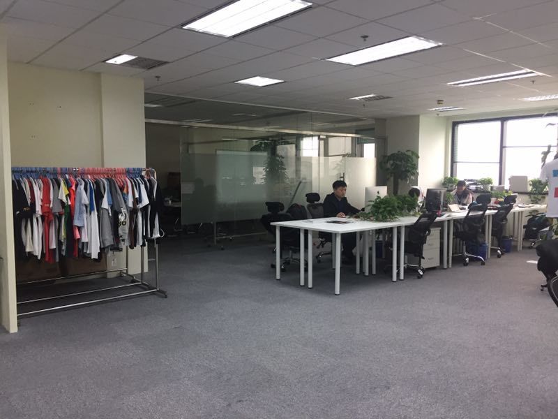安泰大楼临近地铁，虹桥开发区，商业配套齐全，