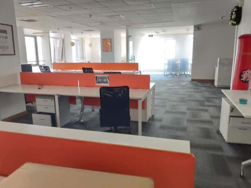 华闻国际大厦华闻国际大厦，精装修带家具，地铁口附近，交通方便