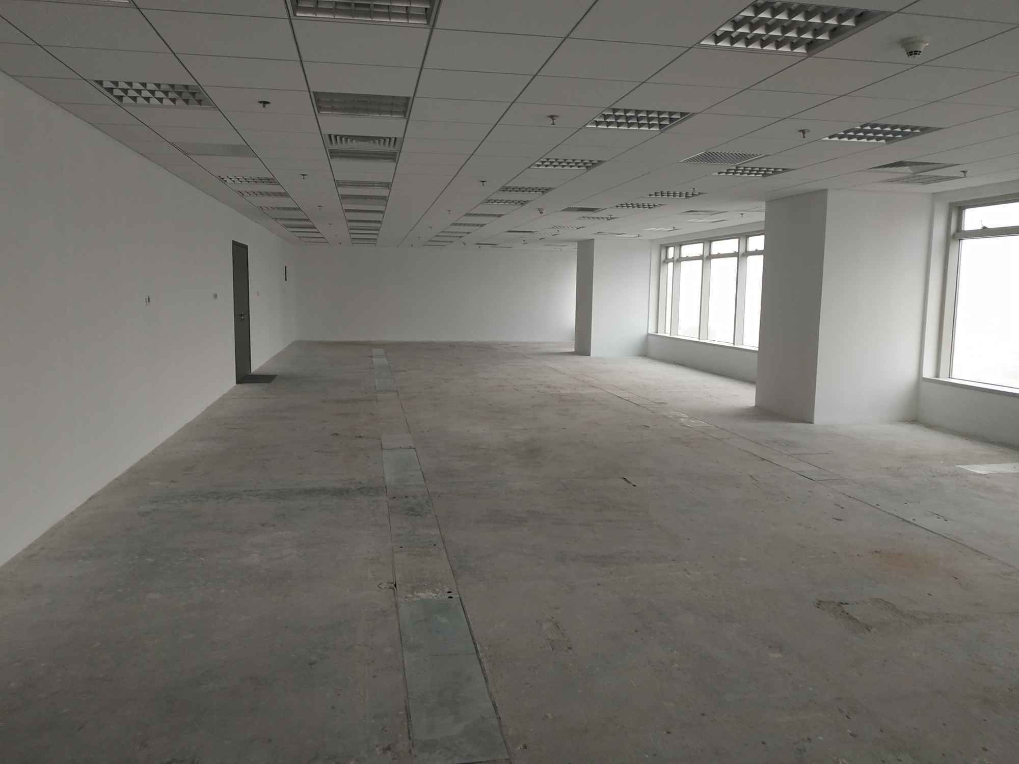 力宝广场力宝广场328平，精装修带家具，淮海路，黄陂南路送免租
