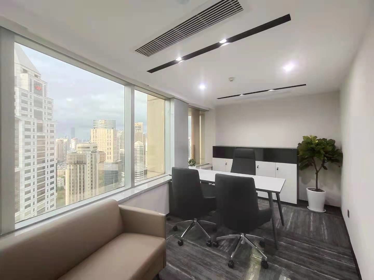 香港广场淮海中路 香港广场 280平米 精装修