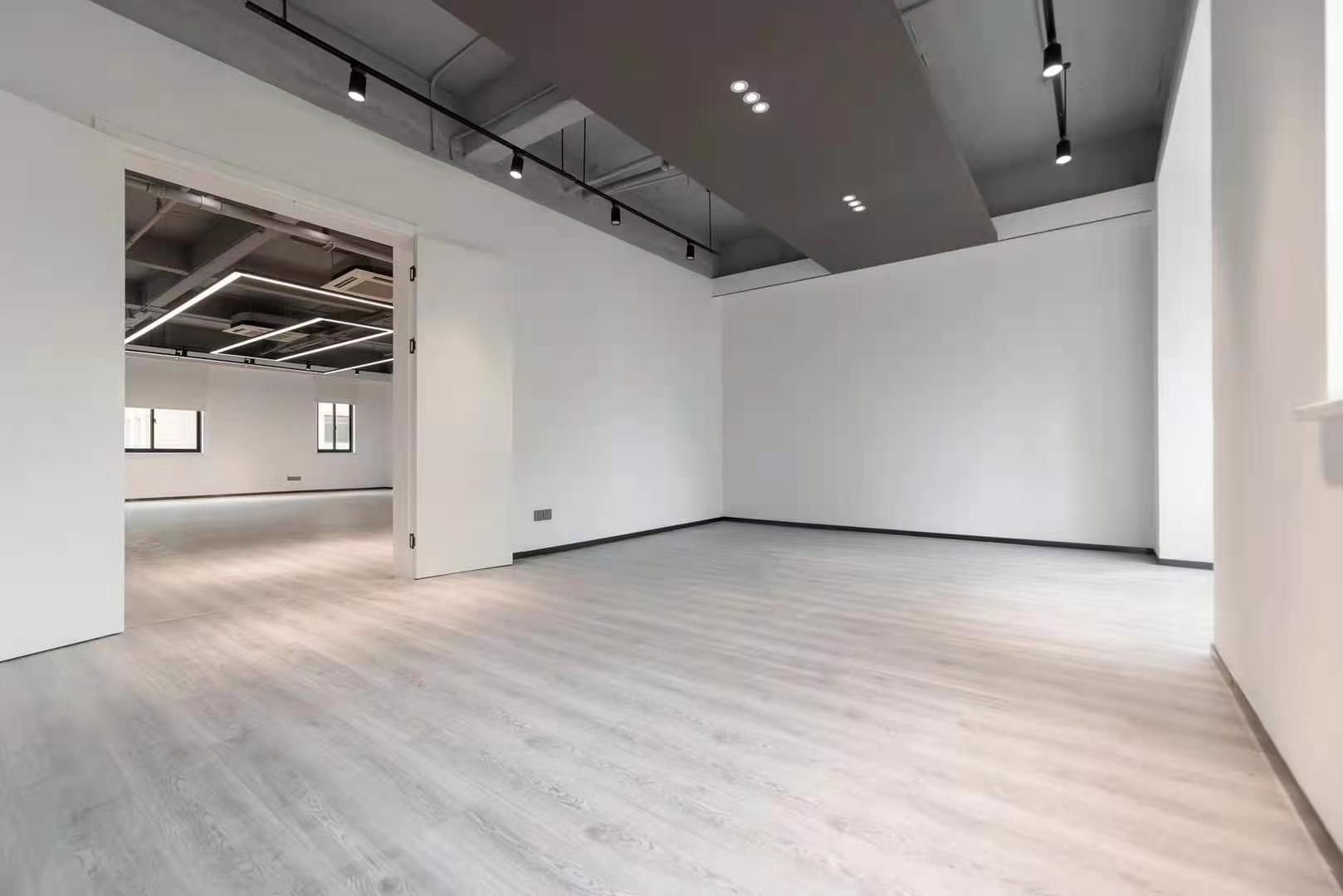 新平公寓280平米办公室出租_4.90元/m²/天