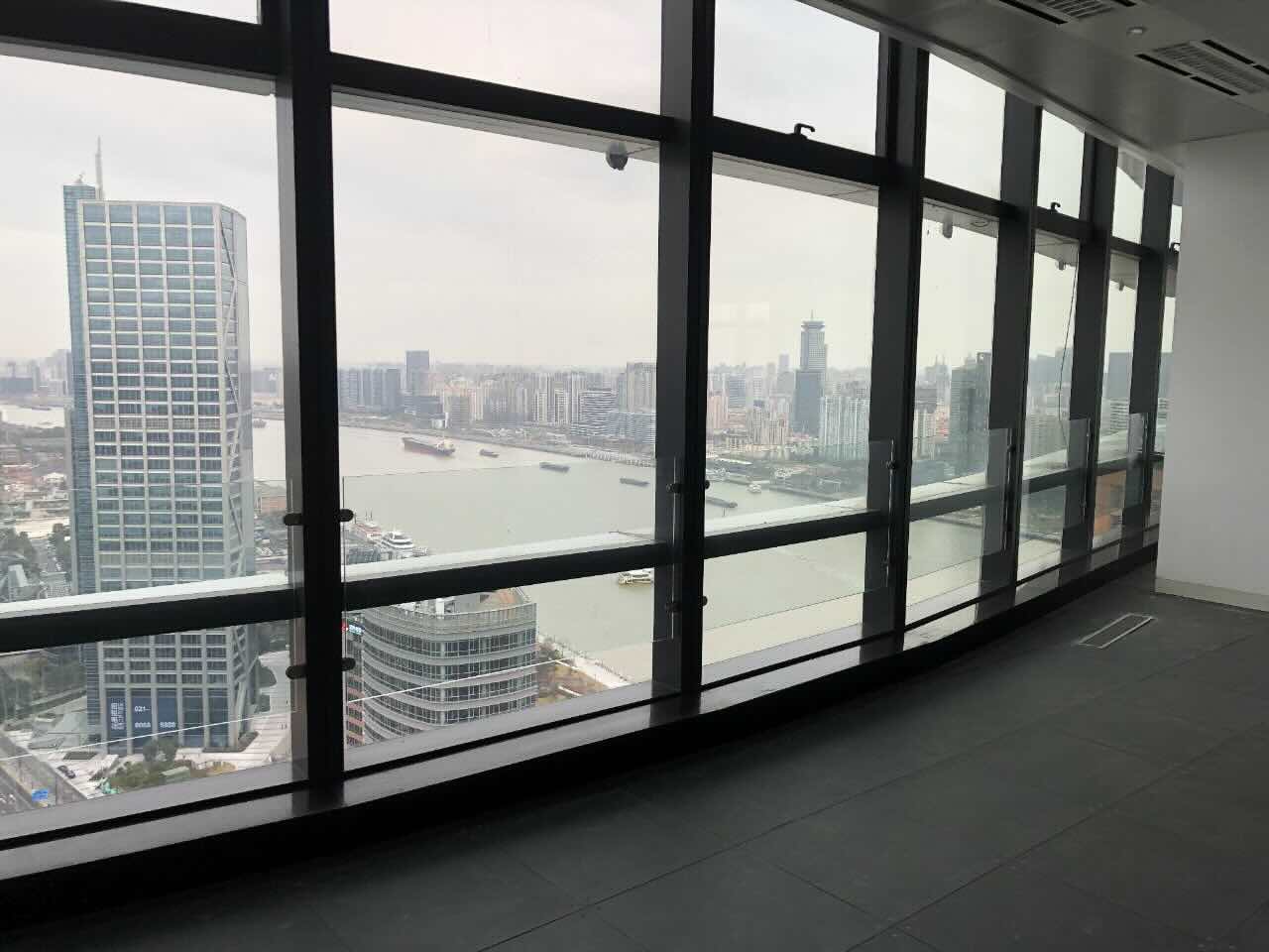 浦江国际金融广场浦江国际金融广场，出租126平定制装修，户型方正，随时看房