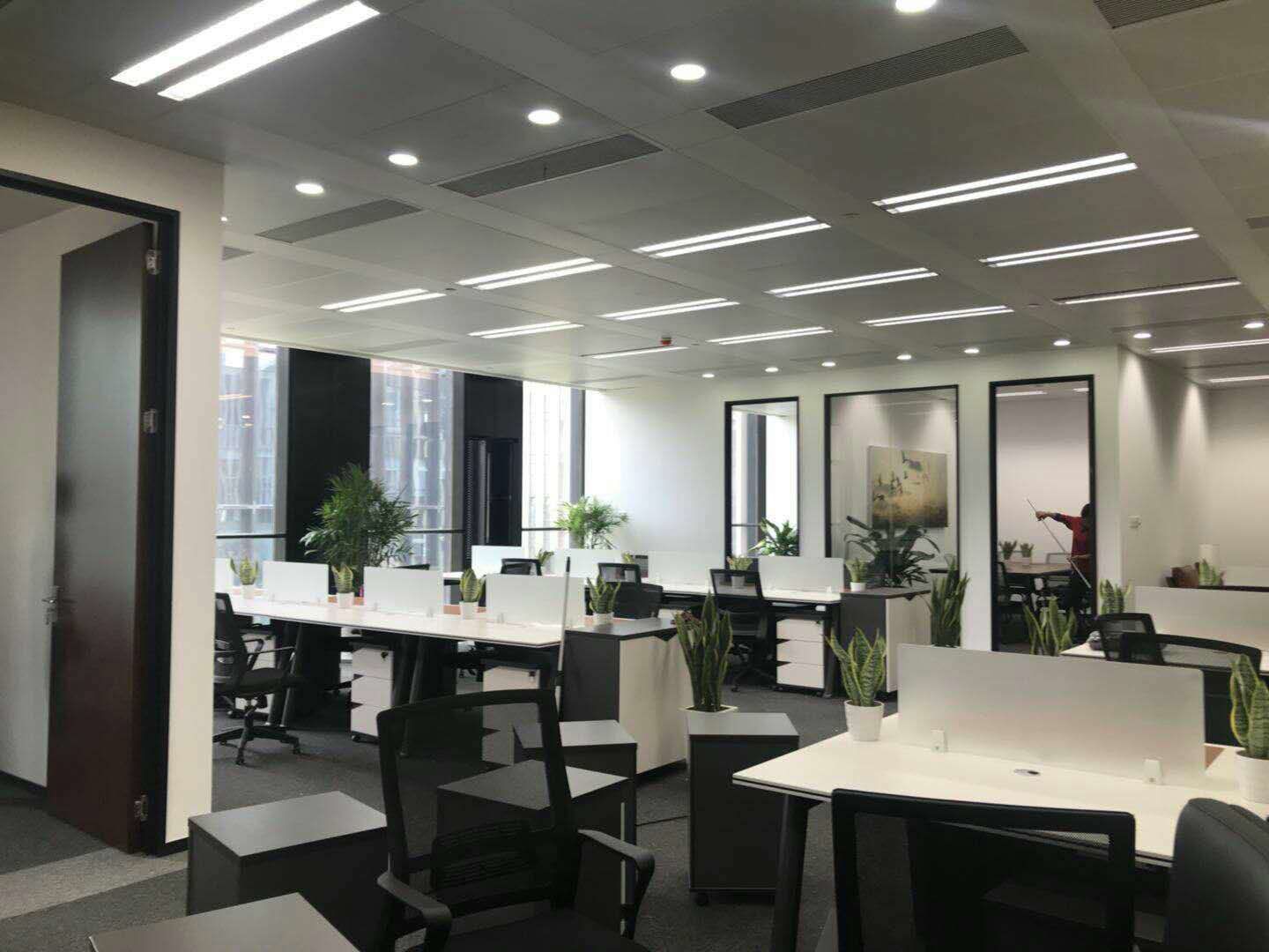 鲁能国际中心世博核心13号线地铁口，精装带家具，与众央企为邻