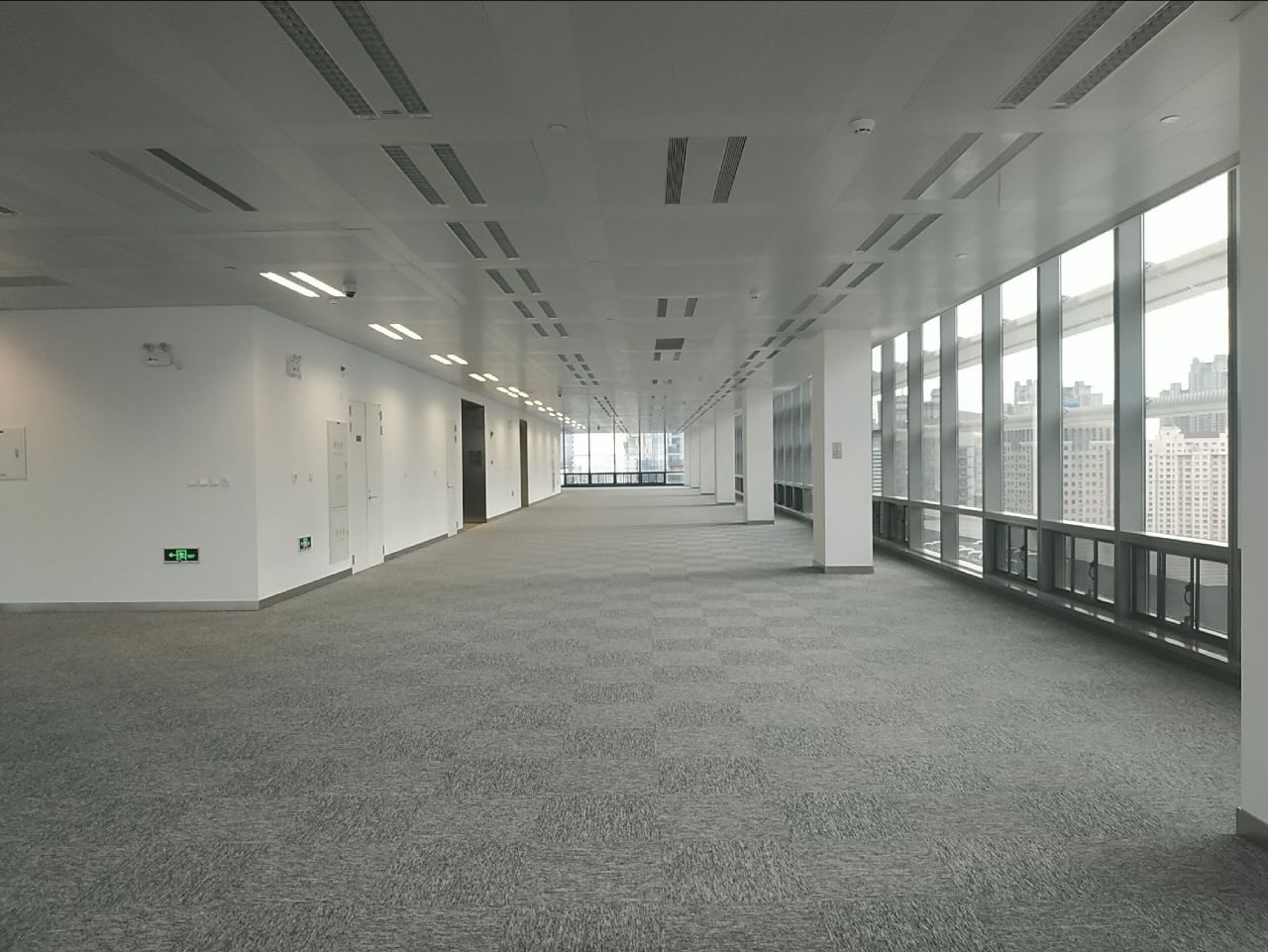 陆家嘴金融广场陆家嘴中心，陆家嘴金融广场910平出租，房型正，景观好
