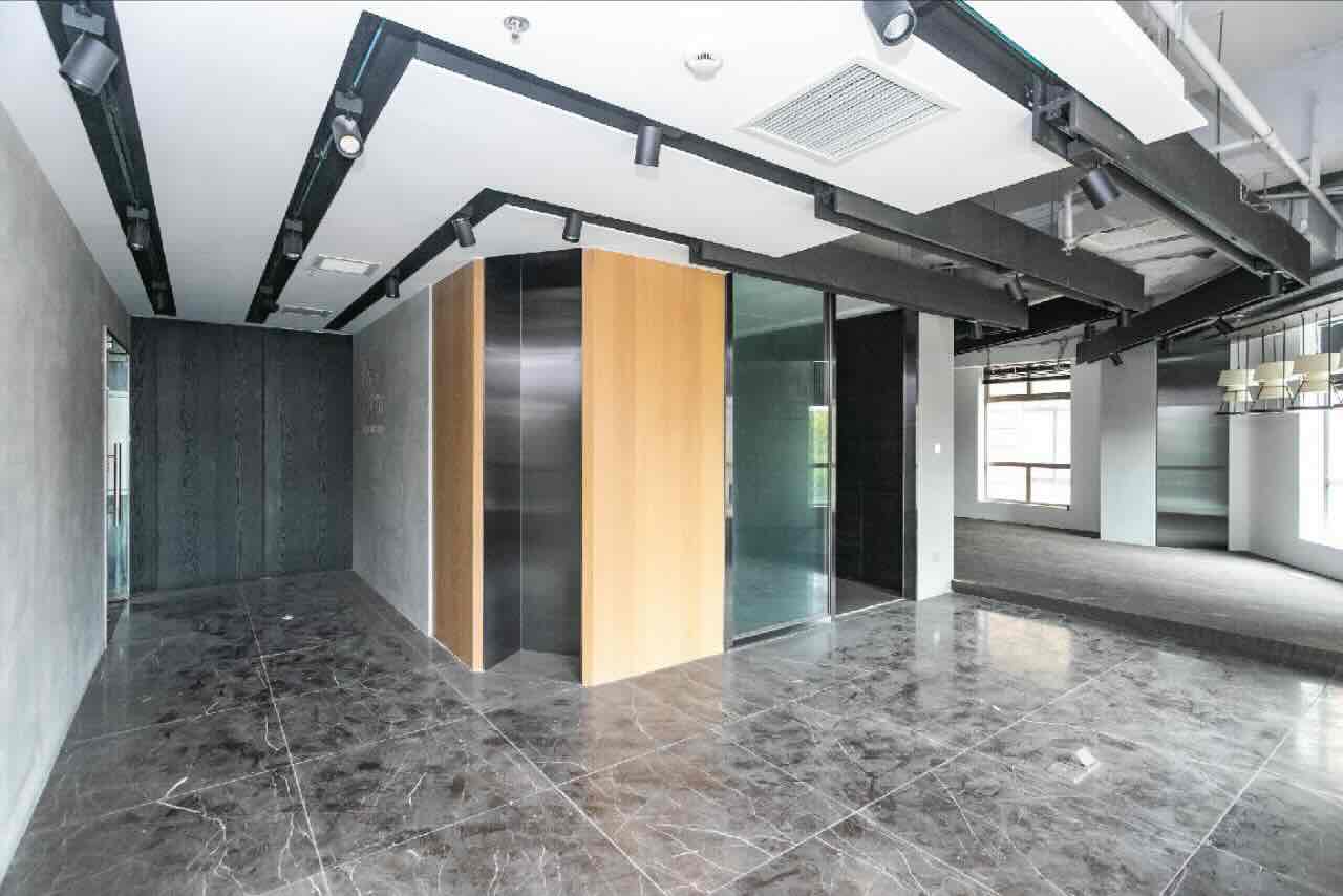 高登金融大厦黄浦外滩，高登金融大厦，106.01平看江，送免租期