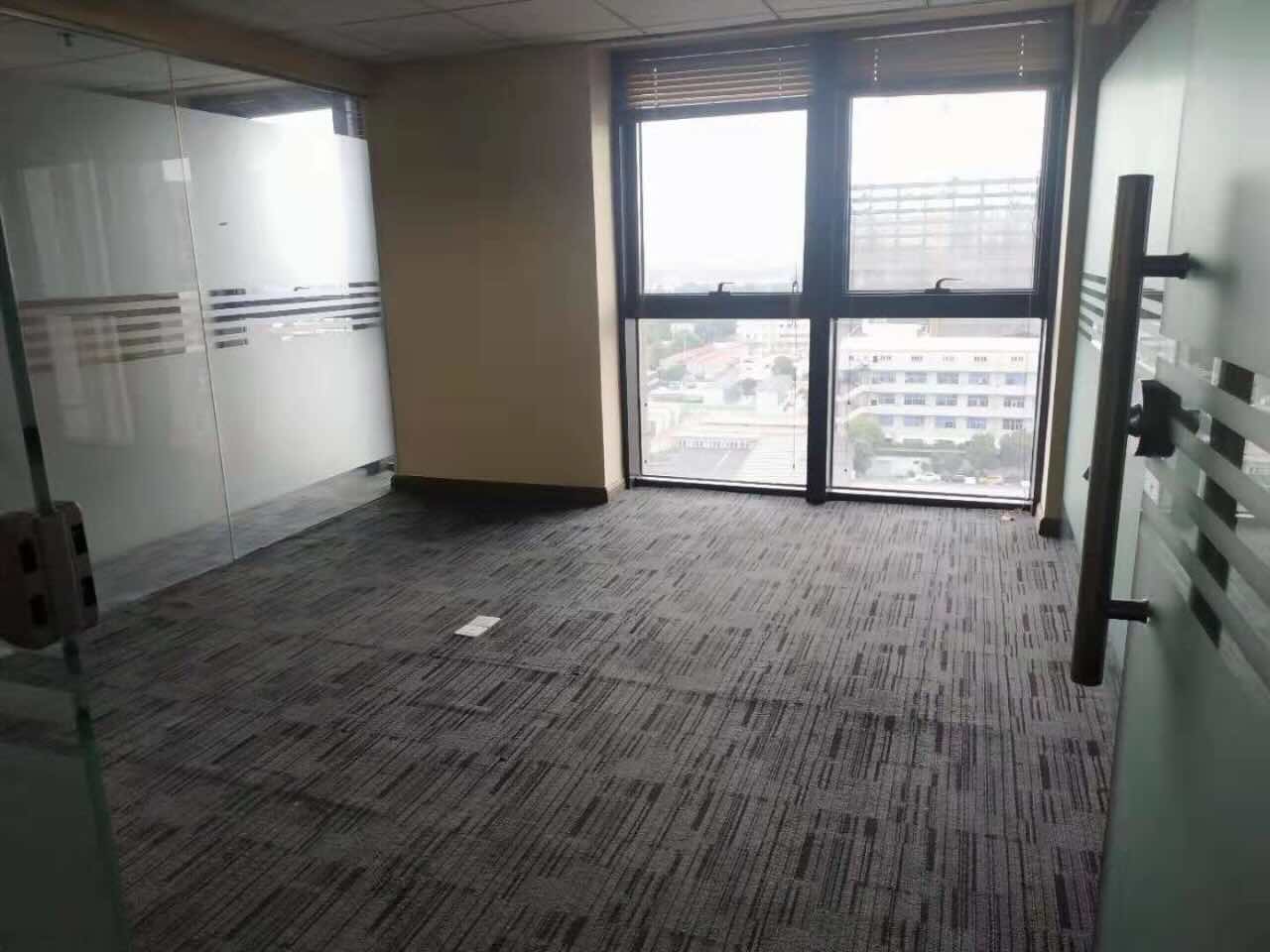 强劲大厦闵行 强劲大厦 100平米 简装修