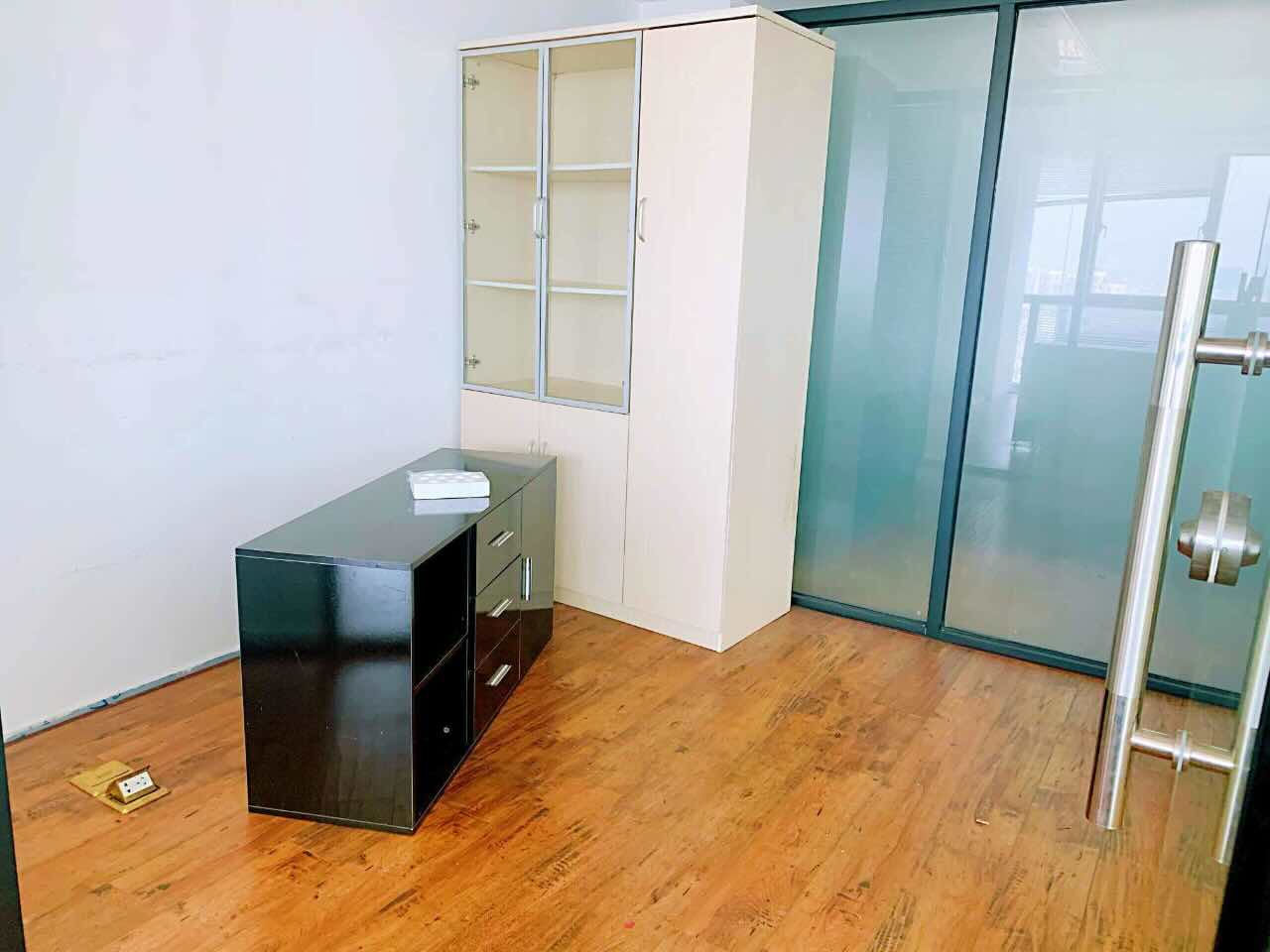 解放大厦闵行 解放大厦 122平米 简装修