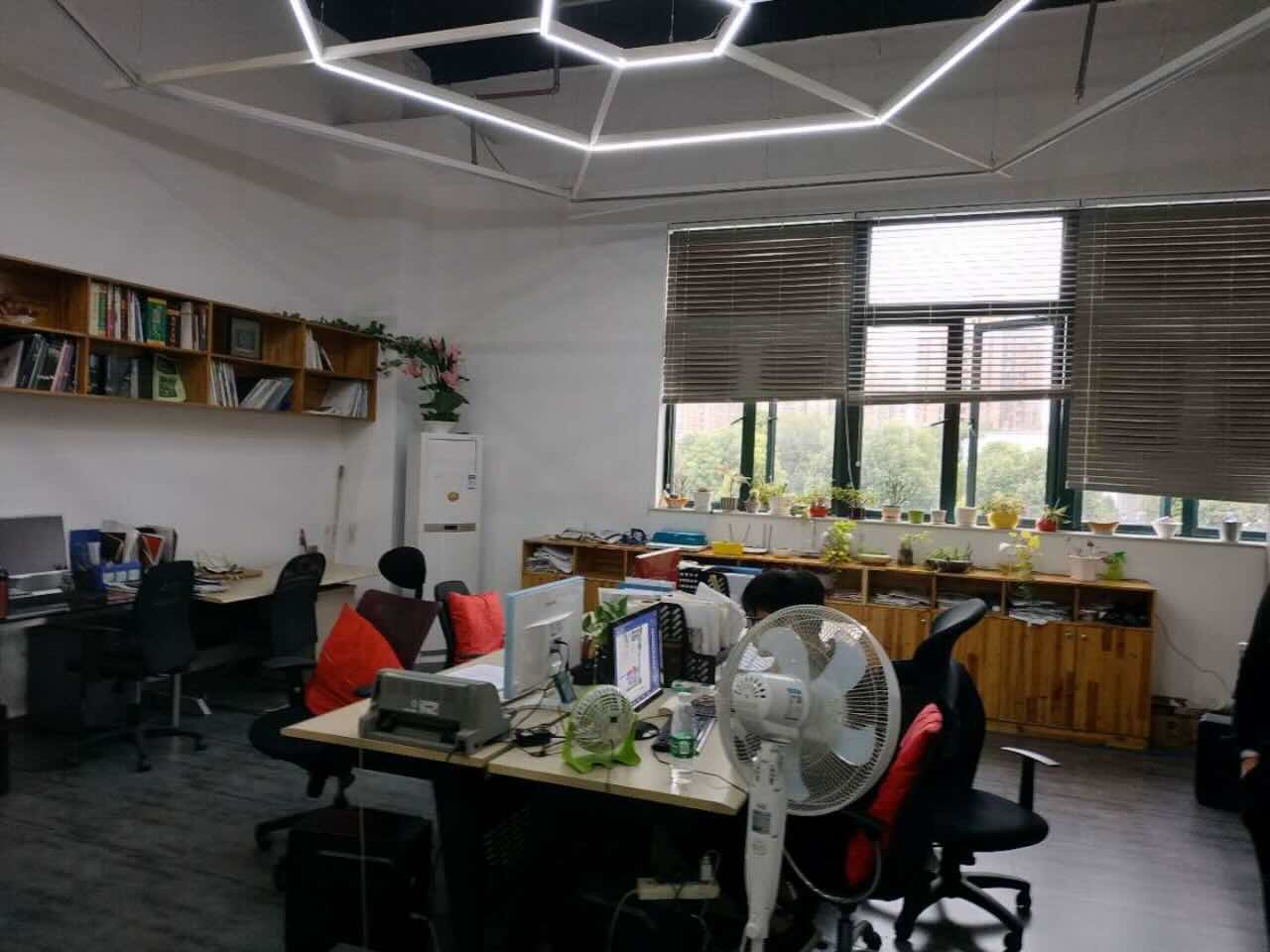 强劲大厦闵行 强劲大厦 127平米 简装修