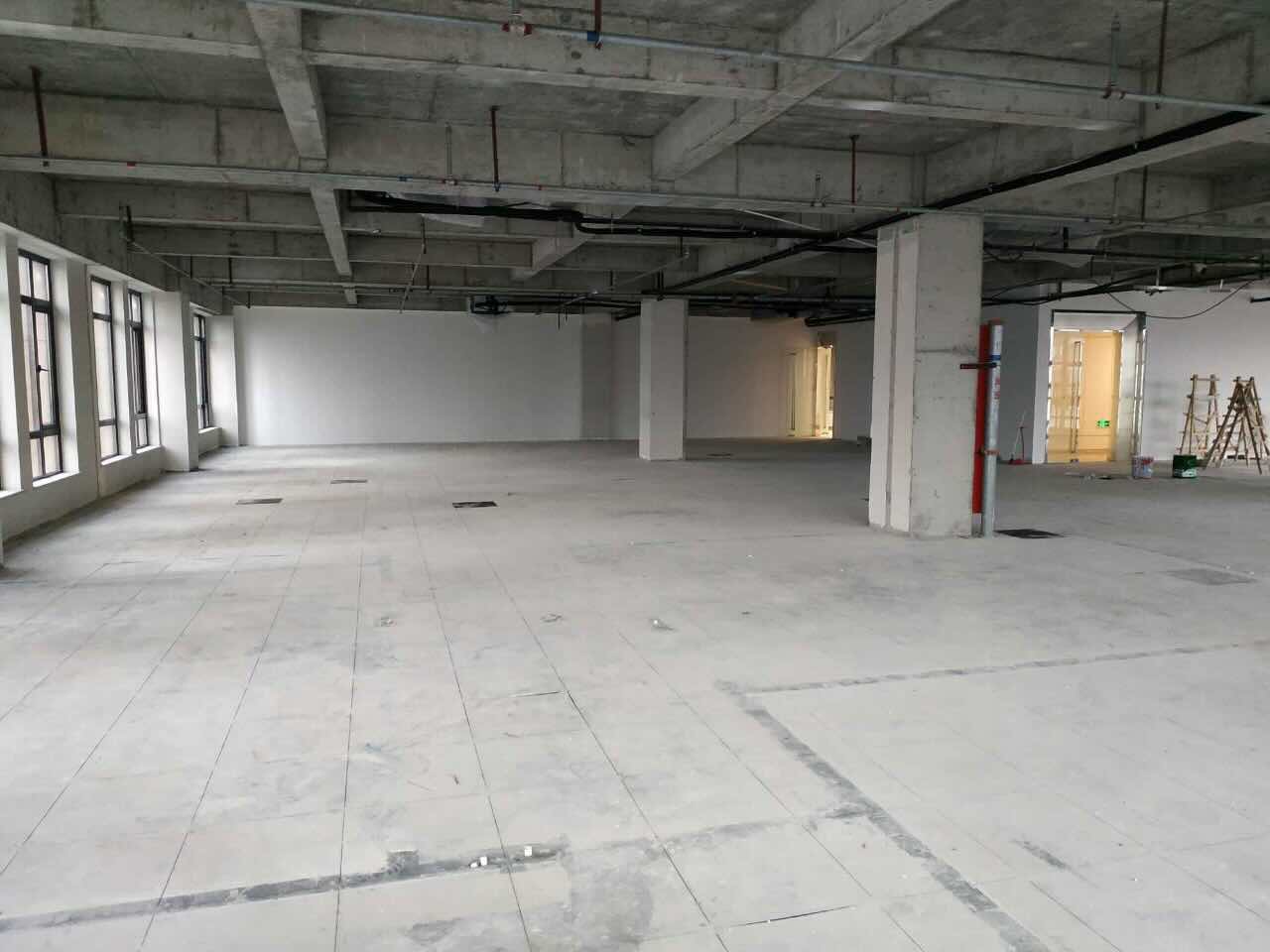 东苑丽宝广场347平米办公室出租_3.60元/m²/天