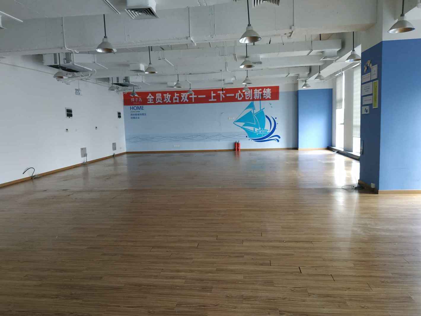 近铁城市广场113平米办公室出租_4.58元/m²/天
