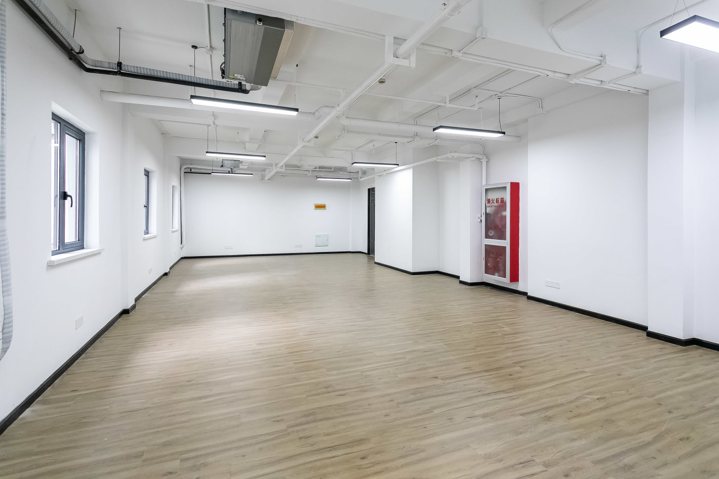 建华大楼123平米办公室出租_4.00元/m²/天
