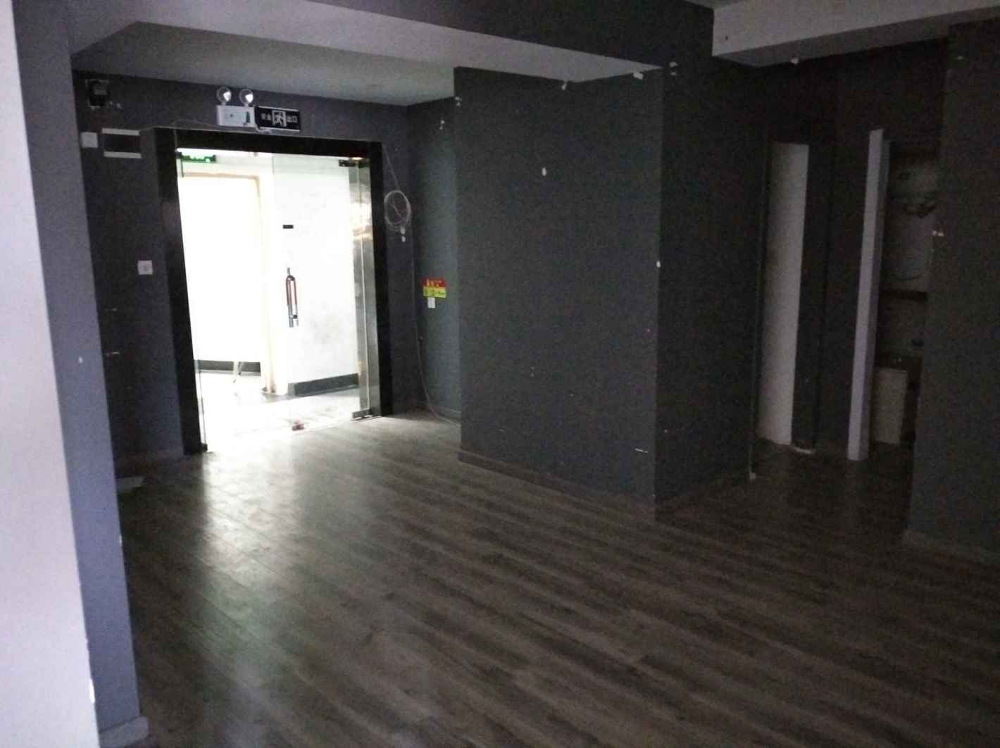 荣欣大厦110平米办公室出租_2.20元/m²/天