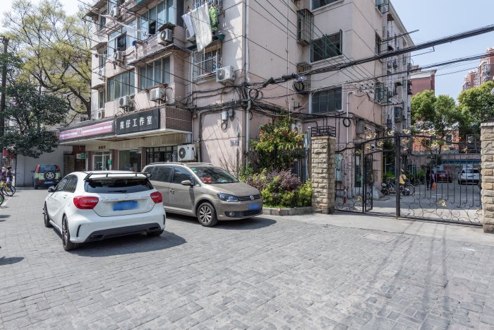 万航渡路2526号