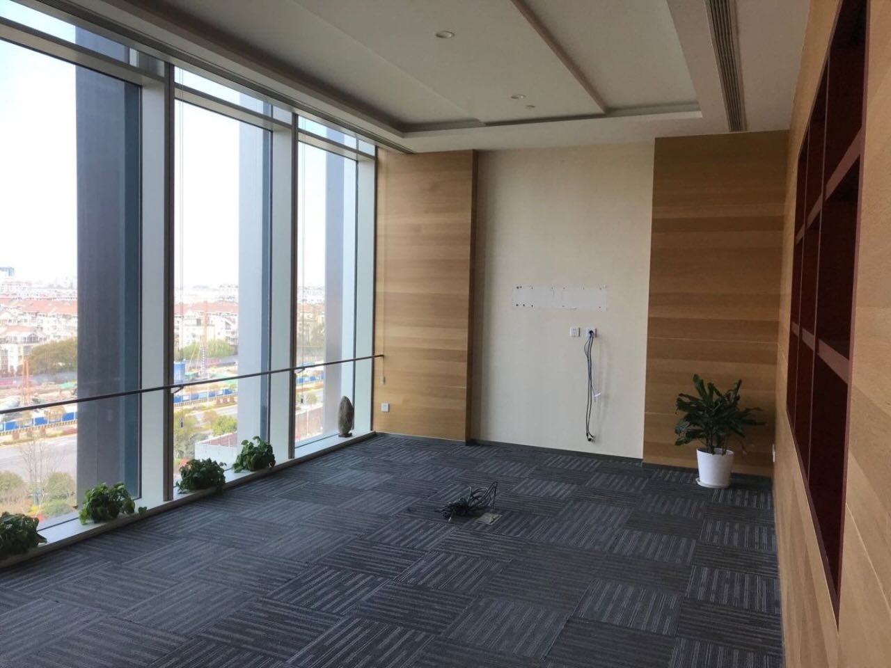 贝岭大厦890平米办公室出租_3.30元/m²/天
