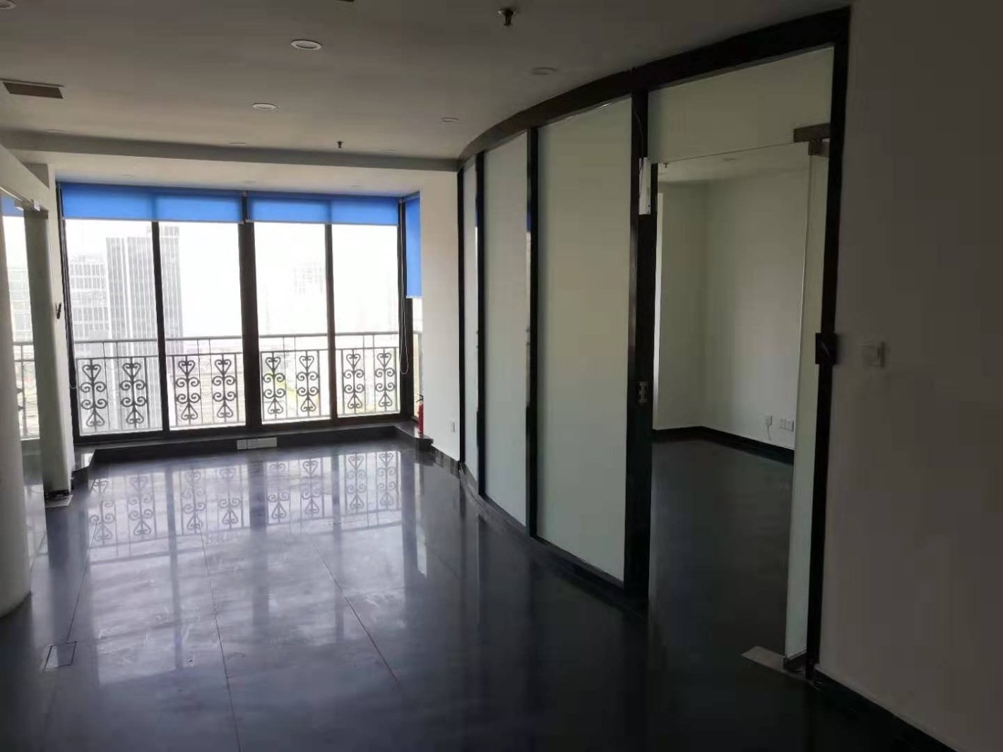 丽都大厦102平米办公室出租_2.90元/m²/天