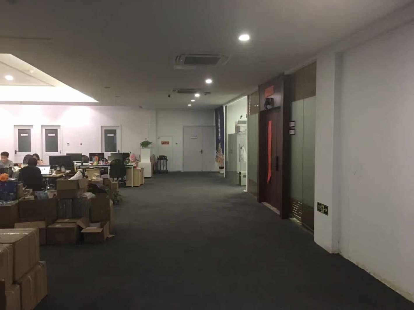越界田林坊徐汇 越界田林坊 696平米 简装修