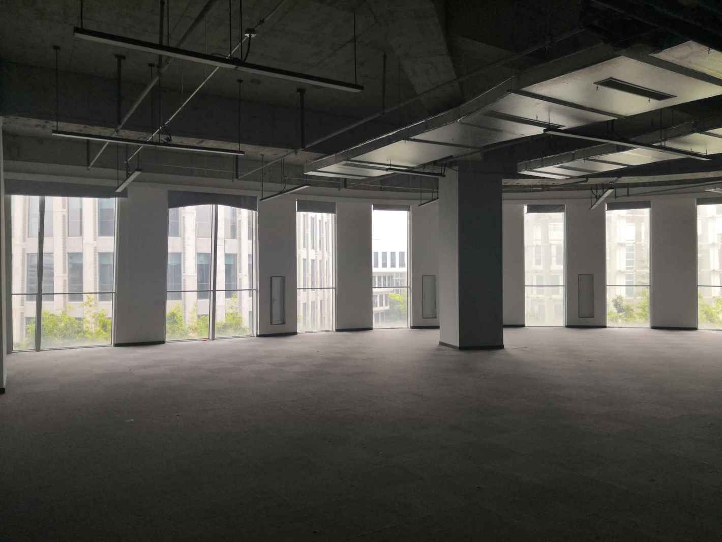 虹桥协信中心180平米办公室出租_3.60元/m²/天
