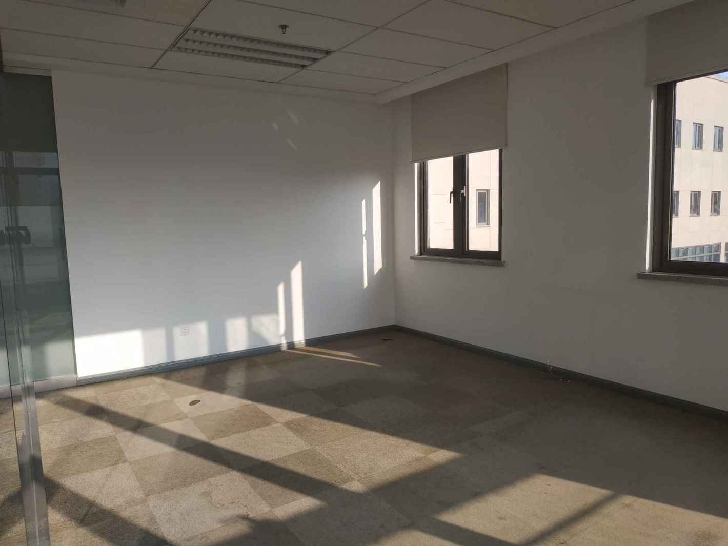 建工688大厦浦东 建工688大厦 920平米 中等装修