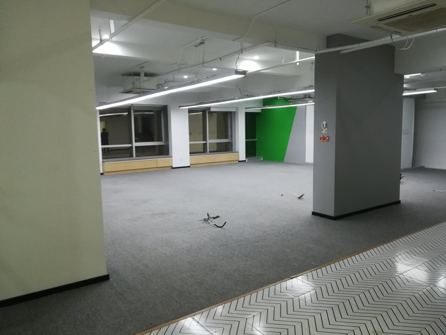 WeWork381平米办公室出租_6.00元/m²/天