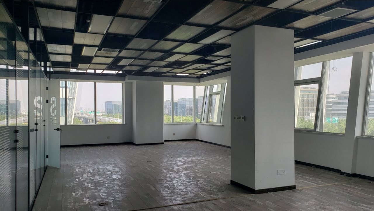 万科时一区330平米办公室出租_2.60元/m²/天