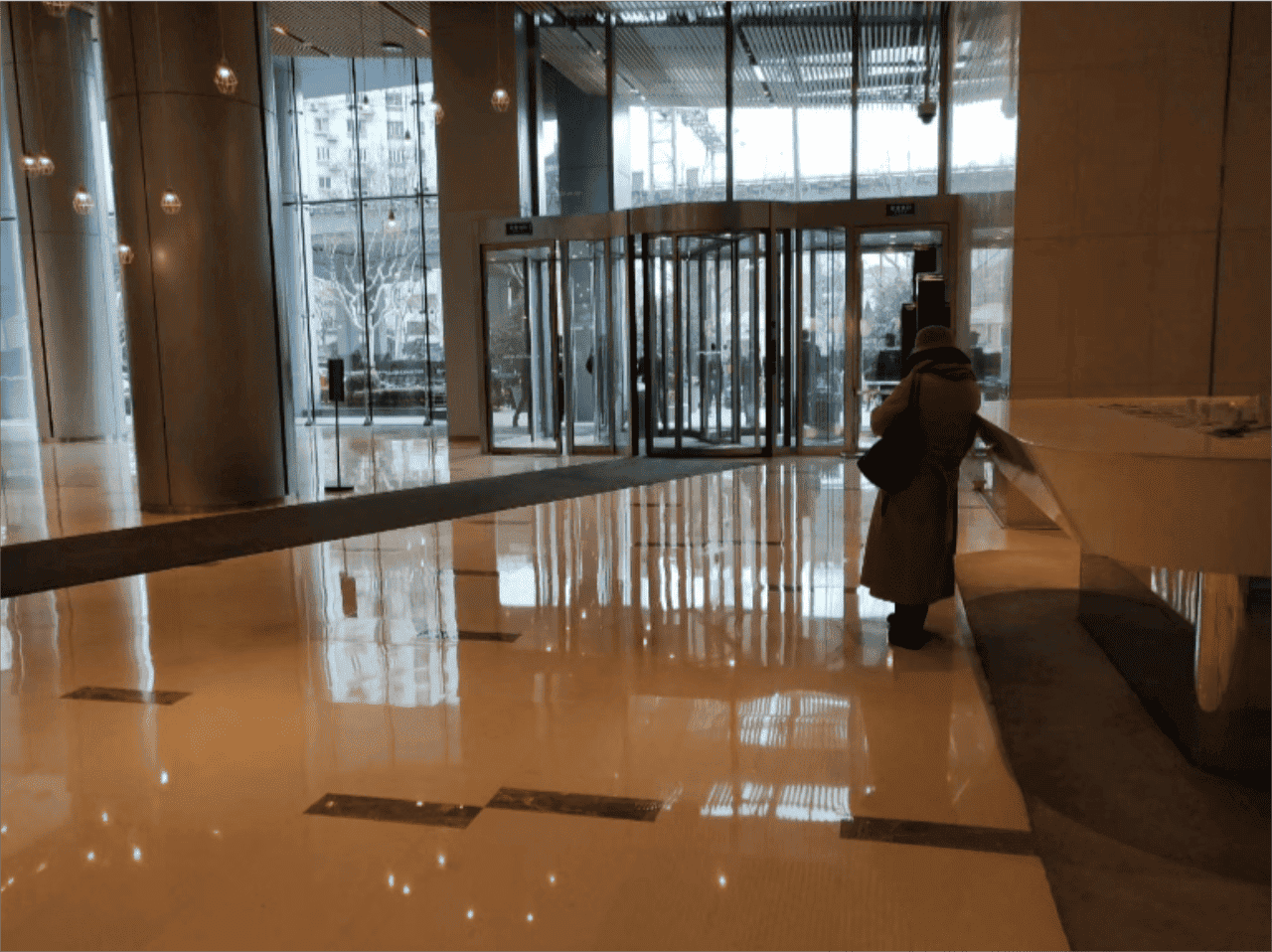 SOHO中山广场长宁 SOHO中山广场 187平米 毛坯