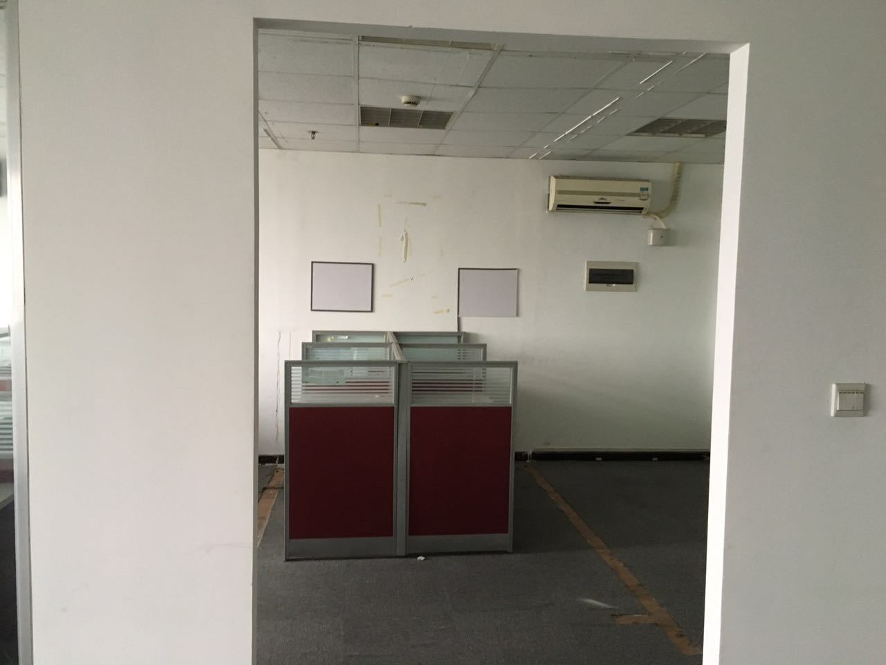 沪港国际大厦(宛轻大楼)徐汇 沪港国际大厦(宛轻大楼) 100平米 中等装修