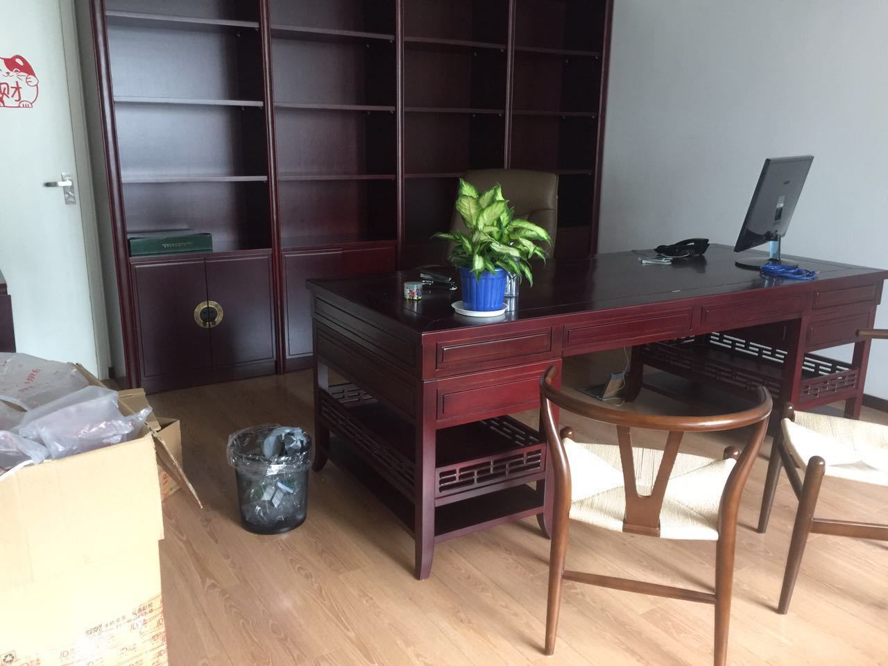 SOHO中山广场长宁 SOHO中山广场 232平米 精装修