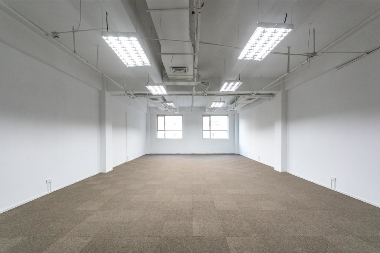 莱茵·虹桥中心194平米办公室出租_3.50元/m²/天
