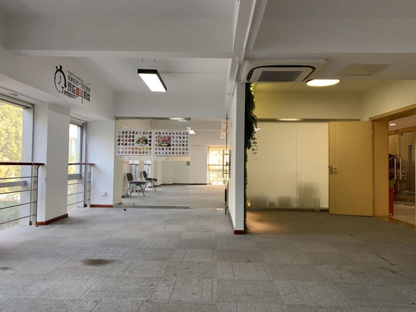 苏河汇-临虹路128弄69平米办公室出租_2.85元/m²/天