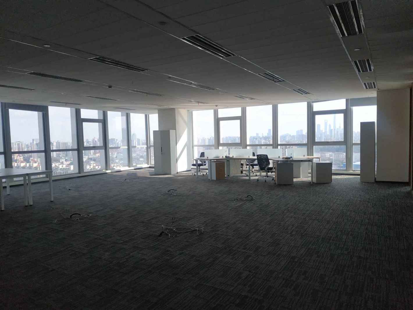 五牛控股大厦新静安（闸北） 五牛控股大厦 673平米 精装修