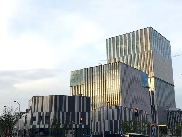 鸿易投资大厦