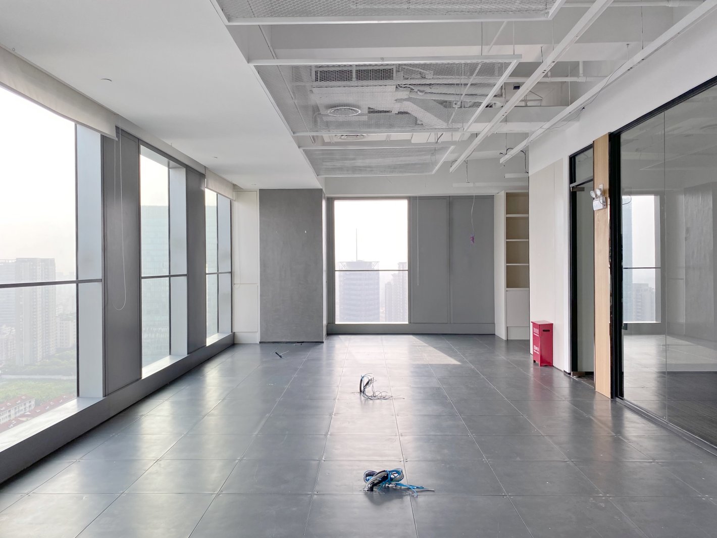 SOHO天山广场长宁 SOHO天山广场 416平米 中等装修