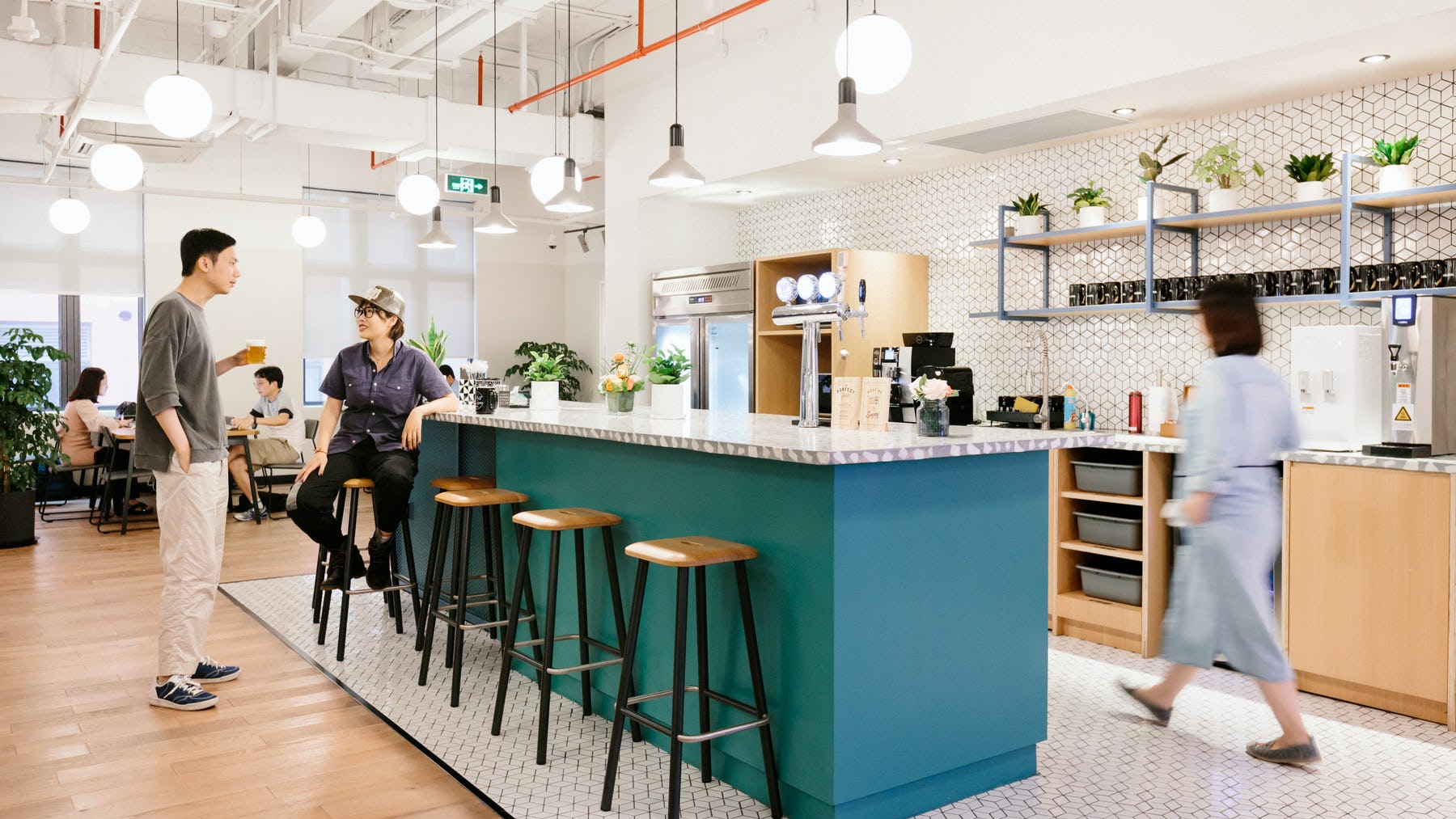 WeWork(延安东路)联合办公室出租_共享办公室出租价格