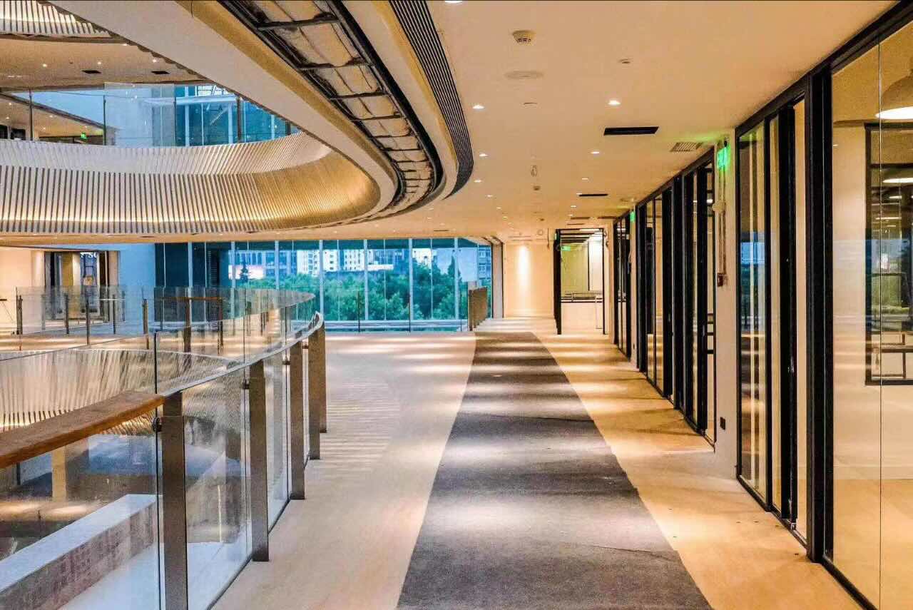 WeWork（上海广场）