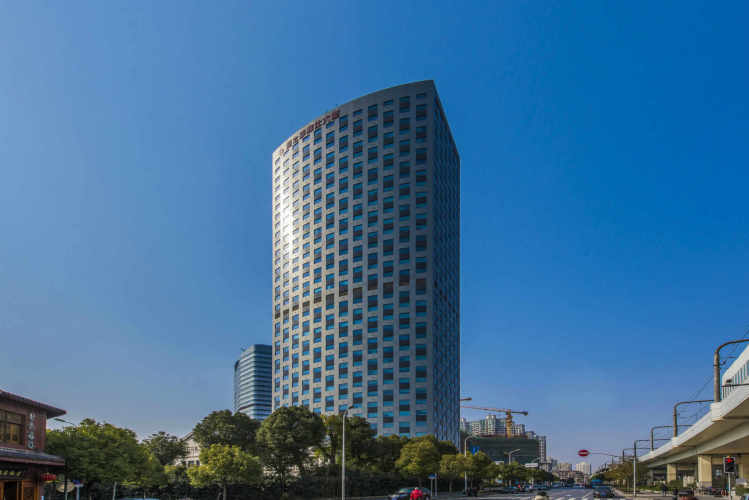 上海龙之梦雅仕大厦物业费多少钱（33元/平米/月）