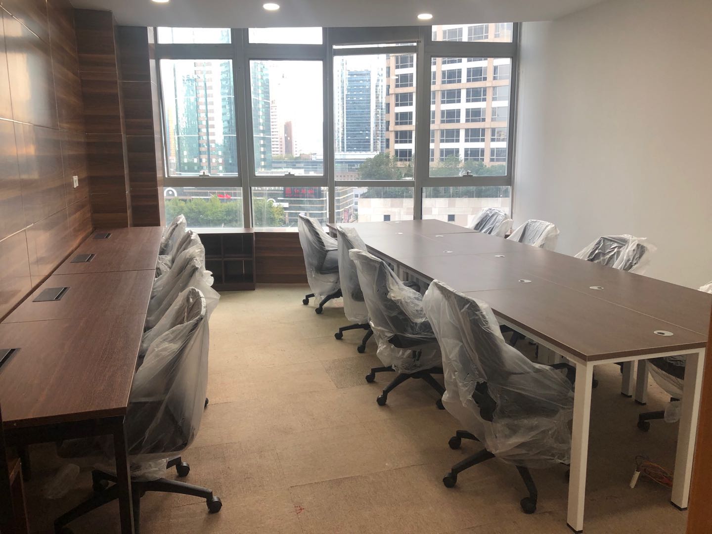 浦东  WeWork(新梅联合广场) 66平米 精装修