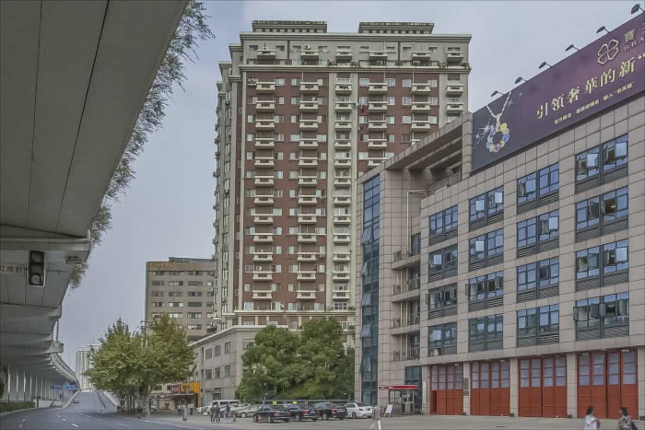 上海虹桥世家花园写字楼租金多少钱，停车费怎么收？