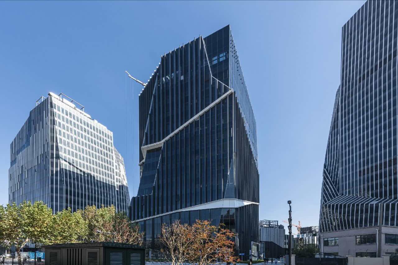 上海长宁国际发展广场写字楼租金多少钱，停车费怎么收？